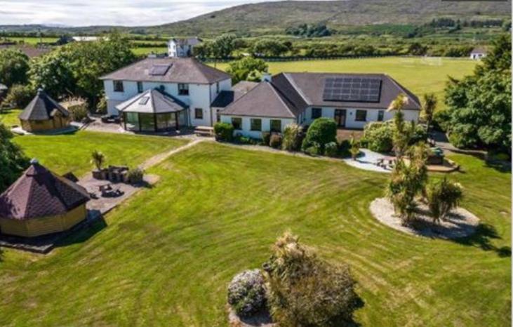 Corthna Lodge Schull Eksteriør bilde