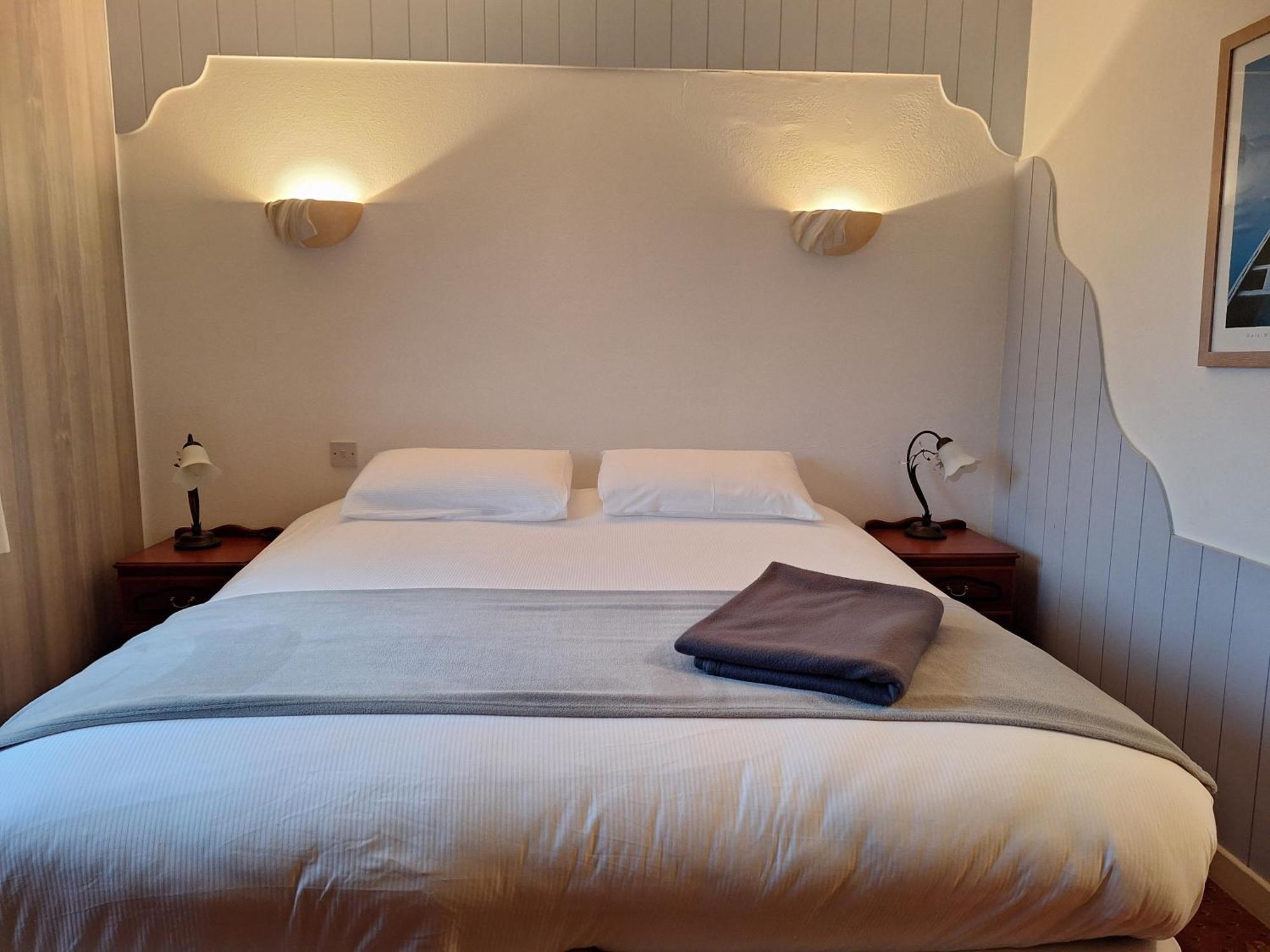 Corthna Lodge Schull Eksteriør bilde